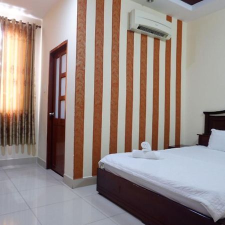 Reddoorz Tuan Viet Hotel Dinh Tien Hoang Ho Chi Minh City Exterior photo