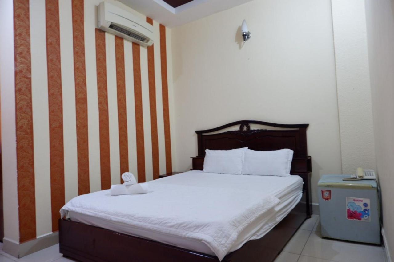 Reddoorz Tuan Viet Hotel Dinh Tien Hoang Ho Chi Minh City Exterior photo